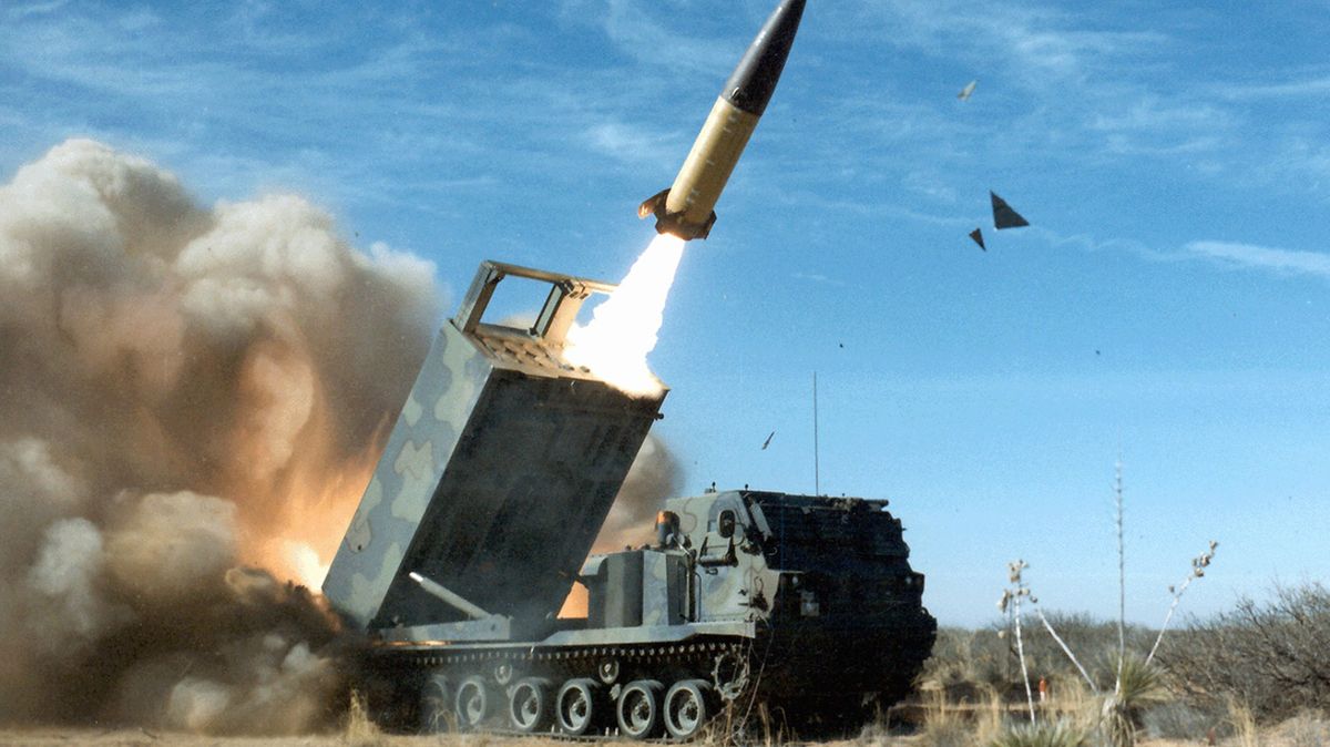 USA možná pošlou Ukrajině střely ATACMS s doletem až 300 kilometrů